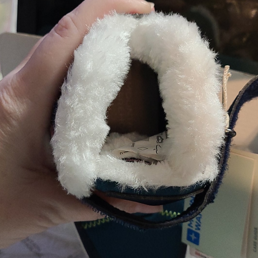 Toddker size 7 Snowboots - Picture 3 of 4
